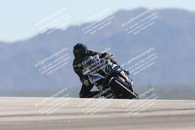 media/Oct-13-2025-Moto Forza (Mon) [[a66d839500]]/3-B Group/Session 4 (Turn 9)/